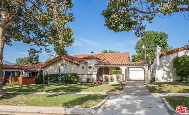 Building Photo - 1203 Highland Ave