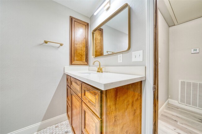 Building Photo - 4406 Mallard Dr