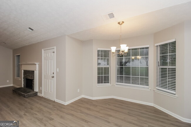 Building Photo - 5922 Farmbrook Ln