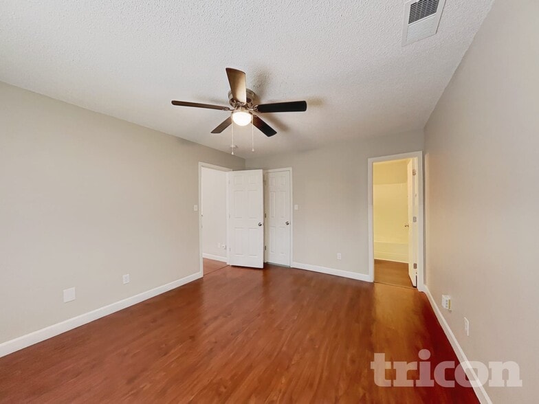 Building Photo - 9344 Tibble Creek Way