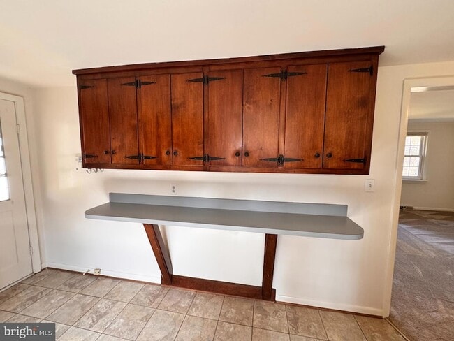 Building Photo - 2 Sundale Ln