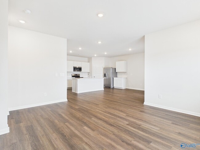 Building Photo - 121 Betty Williams Dr