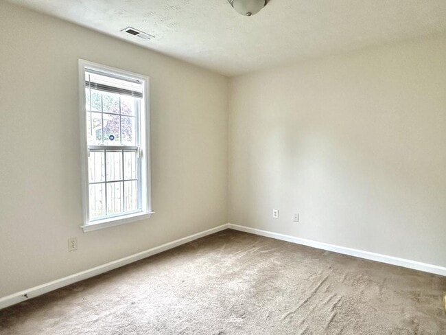 Building Photo - 2517 Forest Lodge Dr