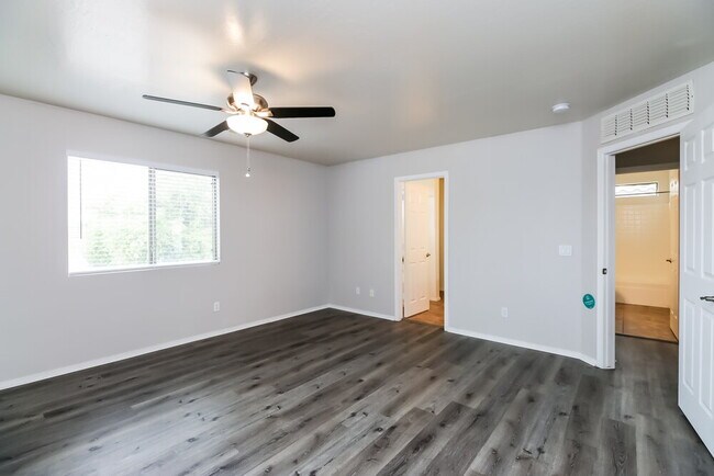 Building Photo - 3146 W Carlos Ln