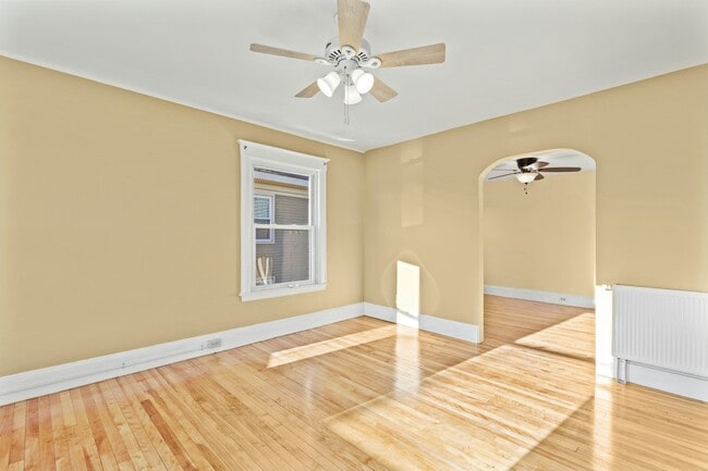 Building Photo - 37 Arlington St