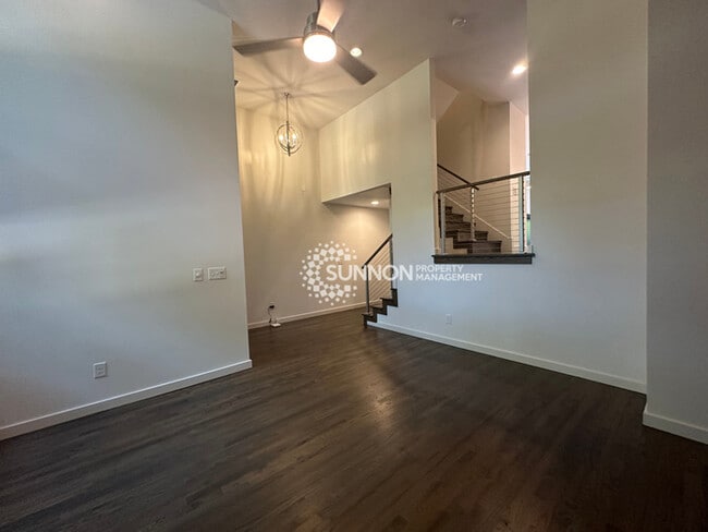 Building Photo - 3 Bed 3.5 Bath Townhome in NODA