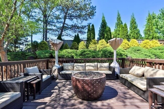 Building Photo - 4960 Wilshire Crossing