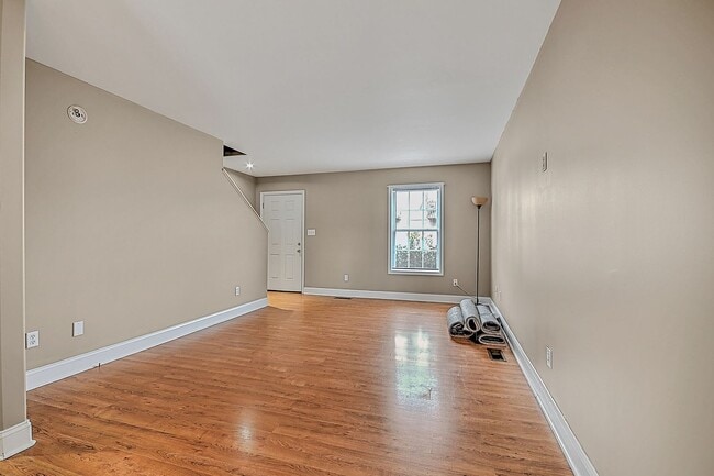 Building Photo - 24 Lake Village Ct