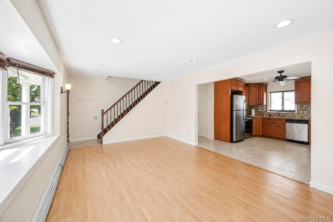 Building Photo - 3173 Roxbury Ln