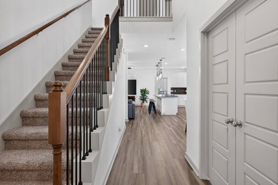 Building Photo - 6508 McGregor Loop