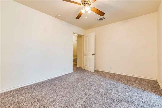 Building Photo - 126 Sandstone Dr