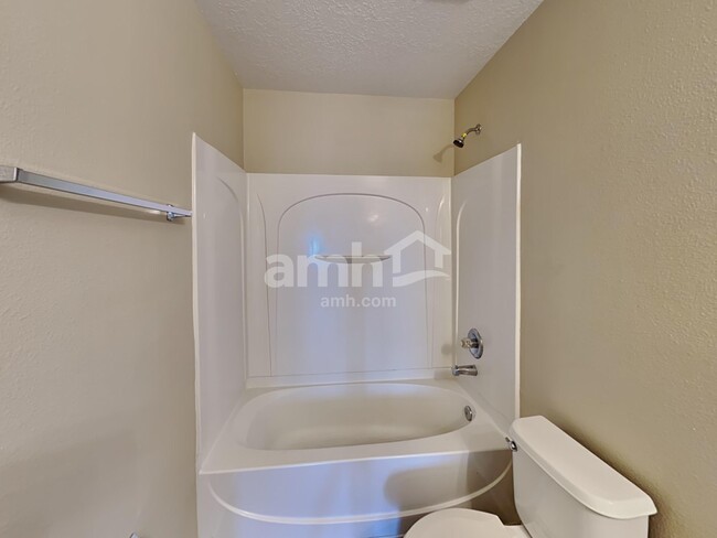 Building Photo - 1612 Redfin Dr