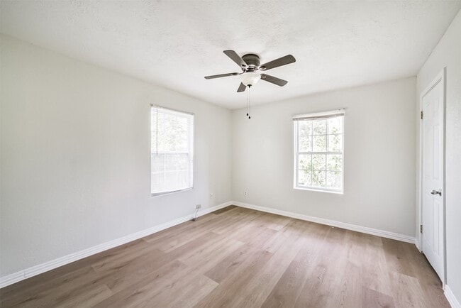Building Photo - 1510 Tarley St