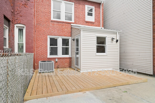 Building Photo - 417 Dargan St