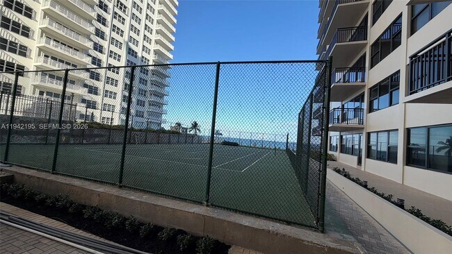 Building Photo - 3800 Galt Ocean Dr