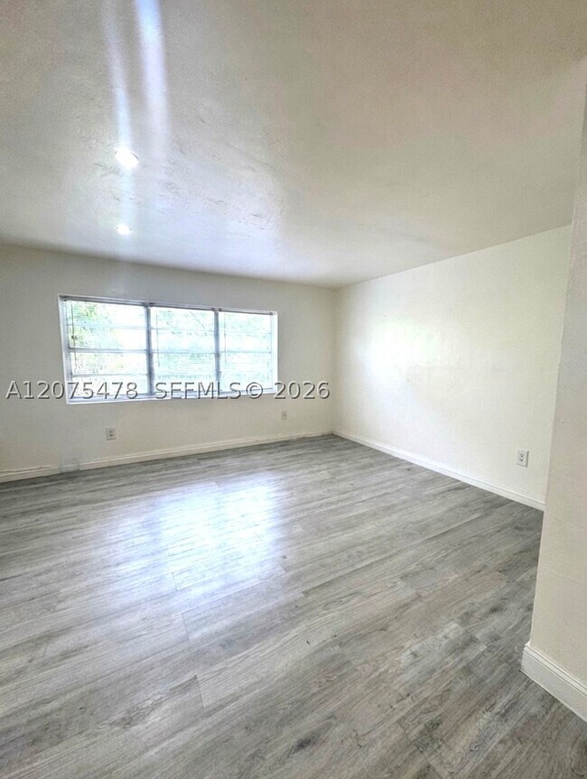 Building Photo - 1258 Marseille Dr