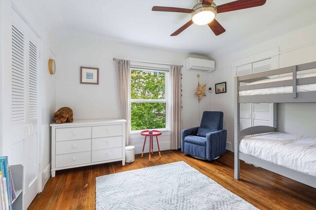 Building Photo - 3Bd/2.5Ba Seattle House