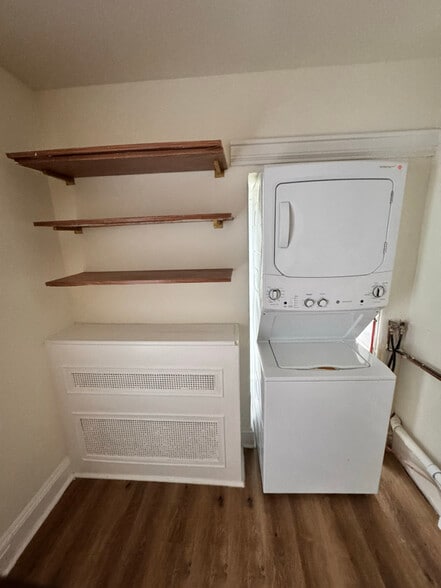 Building Photo - 21 E Mt Pleasant Ave