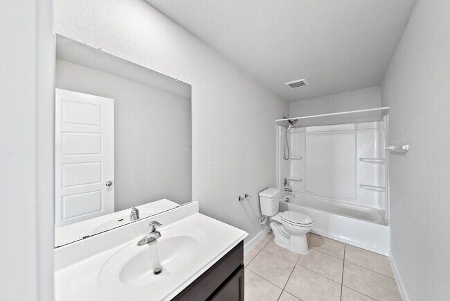 Building Photo - 4 Bedroom Corner Lot Rental with Spacious ...