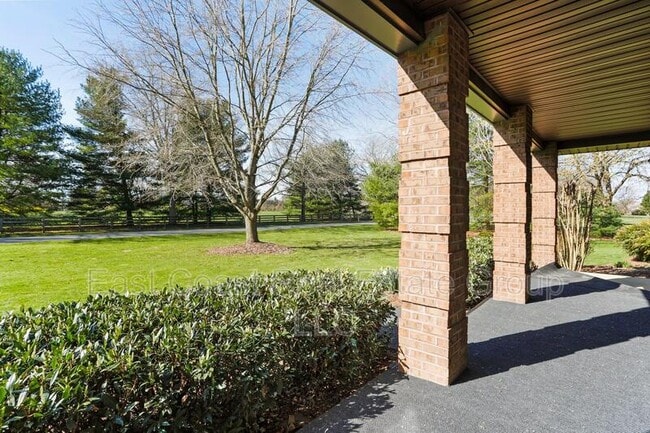 Building Photo - 16208 Woburn Rd