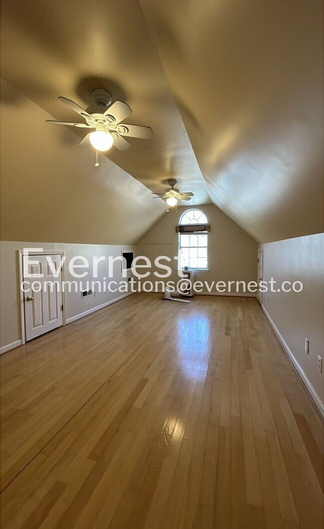 Building Photo - 14 Fawn Ln