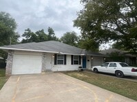 Building Photo - Check this out!!! Great duplex ready for y...