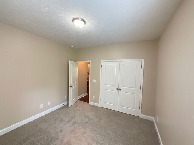 Building Photo - ****Rent Special***** 50% off the first rent charge payment. Ask for details!