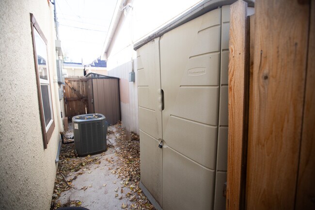Sheds for storage - 4029 Wyandot St