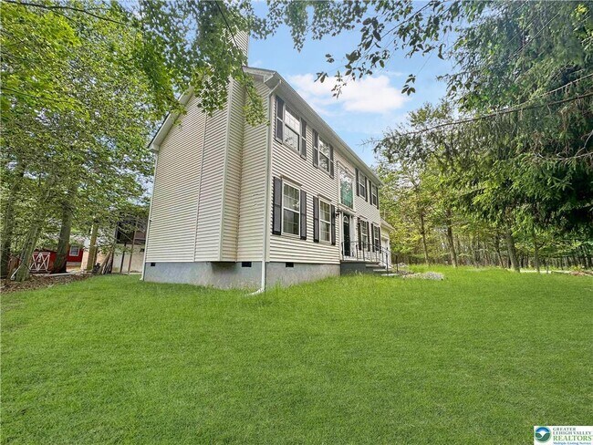 Building Photo - 2107 Grasshopper Dr