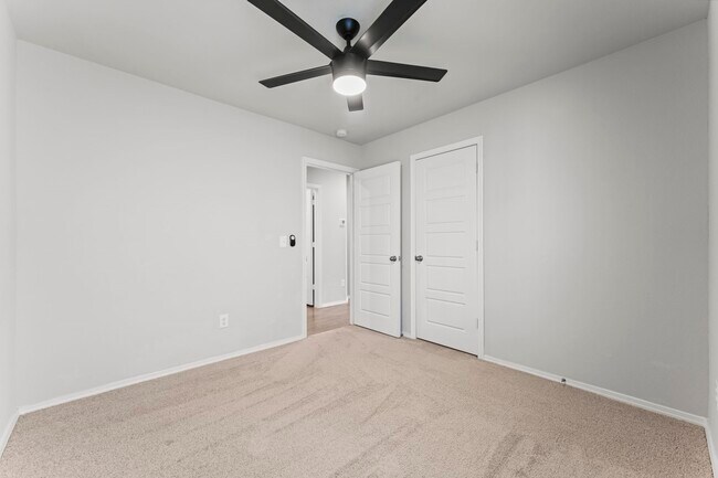 Building Photo - 603 Levine Ct