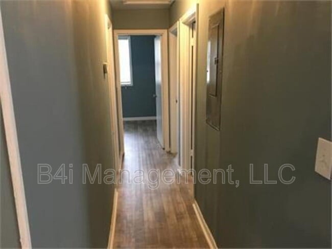 Building Photo - 324 Macedonia Rd SE