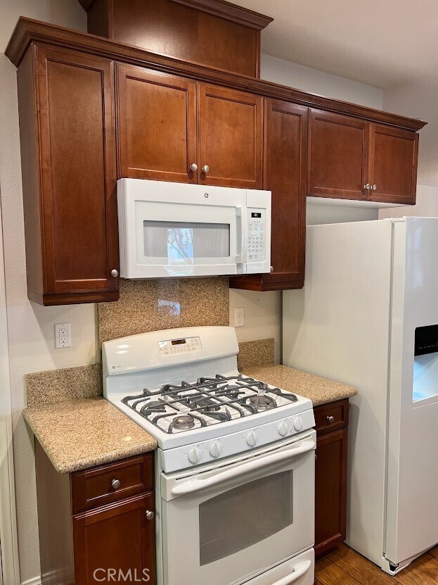 Building Photo - 126 Cascade Creek