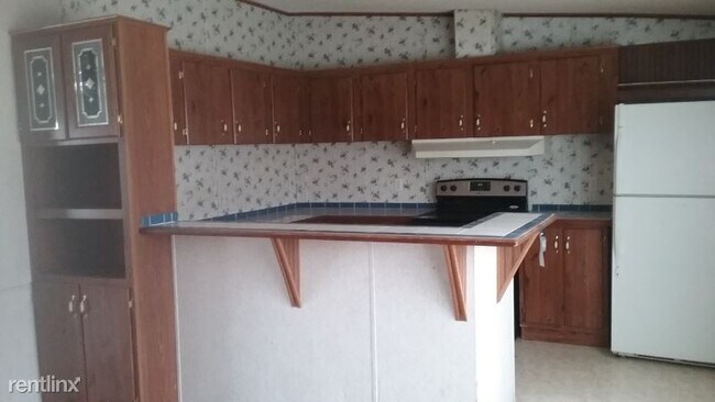 Building Photo - 3 br, 2 bath Mobile Home - 312 Drew Ave