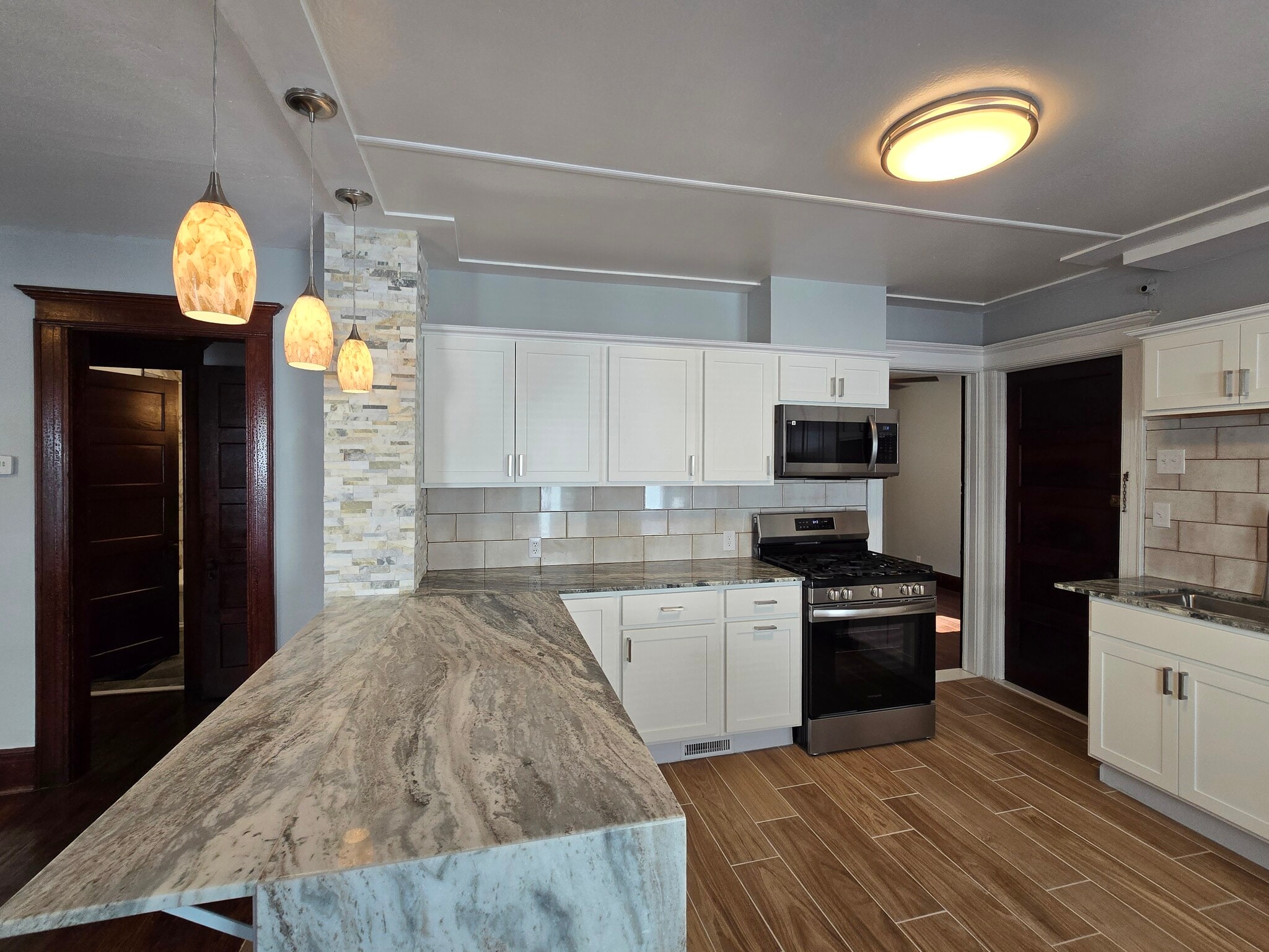 Building Photo - 260 Tennyson Ave