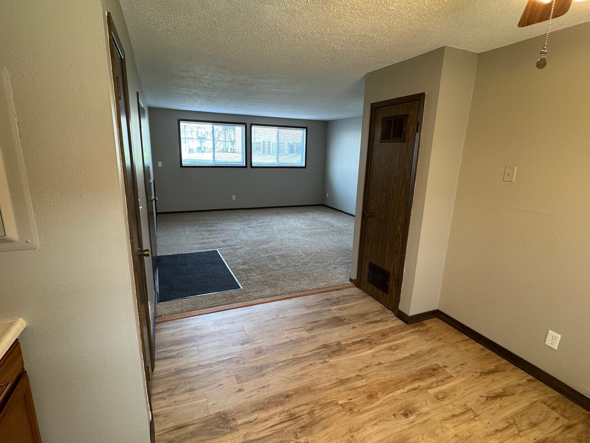 Building Photo - 4831 Tama St