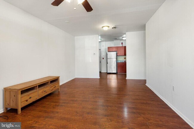 Building Photo - 240 W Girard Ave