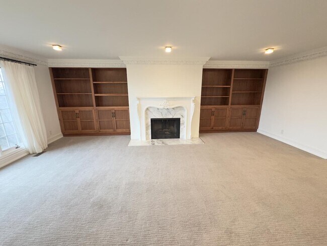 Building Photo - 3207 Apache Ln