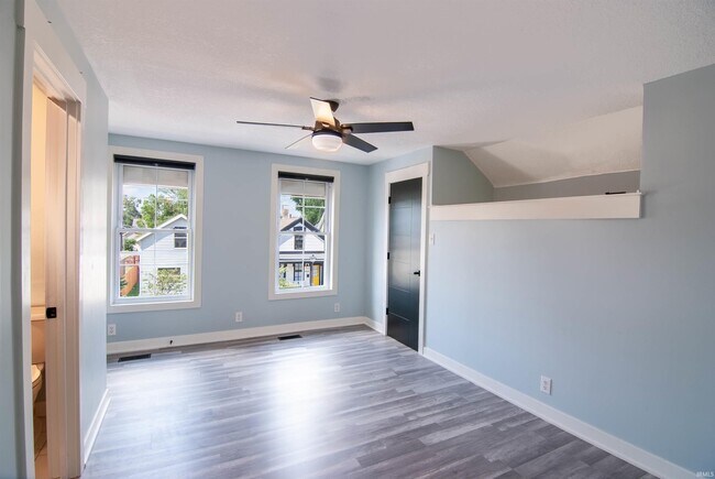 Building Photo - 605 Lavina St