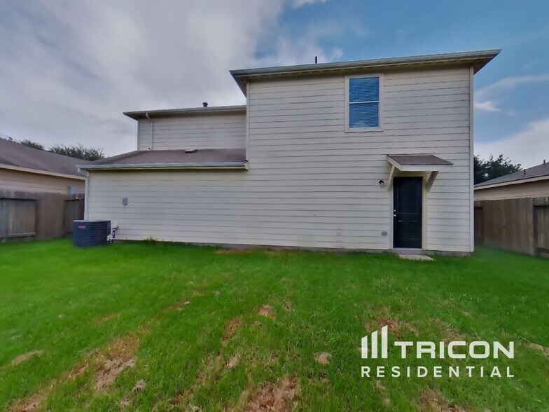 Building Photo - 6714 Clover Walk Ln