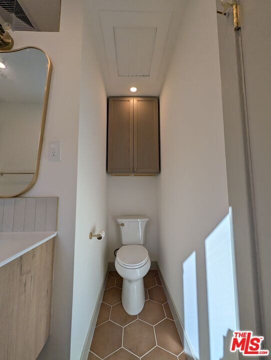 Building Photo - 1015 Granville Ave