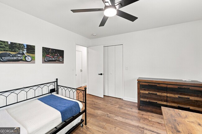 Building Photo - 4225 Twin Rivers Dr