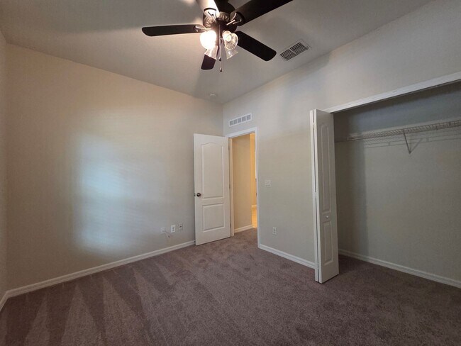 Building Photo - Three Bedroom Home at Lake Pleasant Cove in Apopka