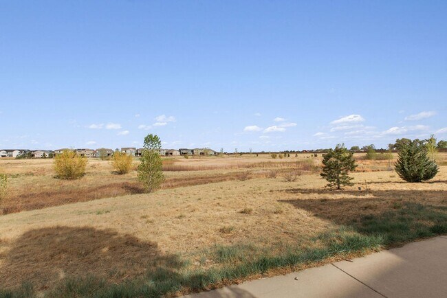 Building Photo - Beautiful 2 bedroom, 2.5 bath townhome in Mosaic