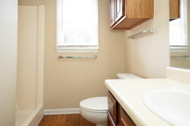 Building Photo - Campus Courtyard at Glenn #12