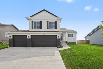Building Photo - Beautiful Bellevue Home Close to Offutt AFB