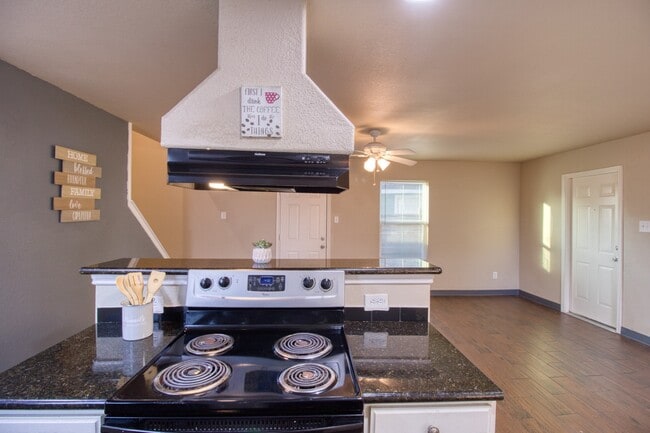 Building Photo - 1622 Dove Run