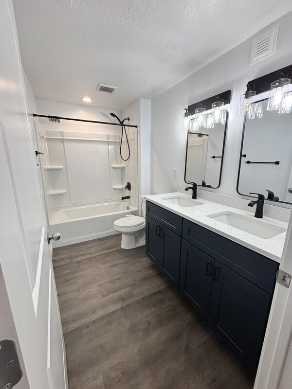 Building Photo - 4747 N Mount Nebo Dr