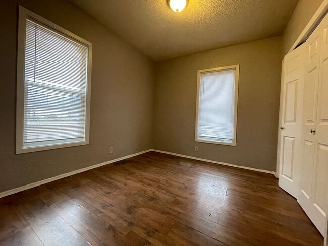 Building Photo - 726 Morgan Avenue North