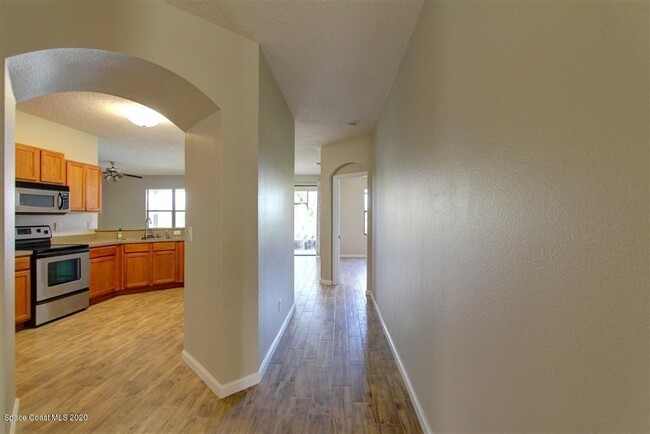 Building Photo - 1233 Bolle Cir