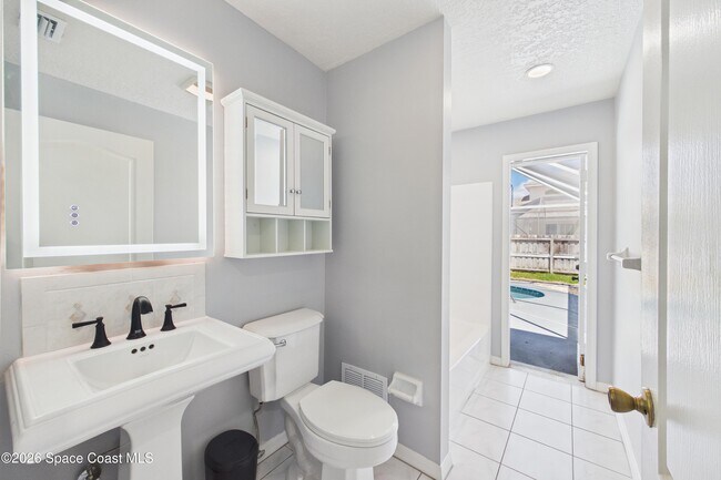 Building Photo - 1914 Jacques Dr